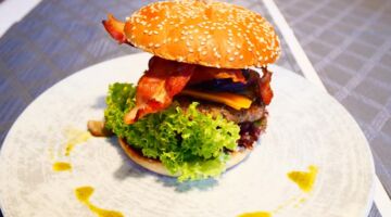 Börner-King GmbH Leckerer Hamburger des Restaurants Bei Christian in Massing