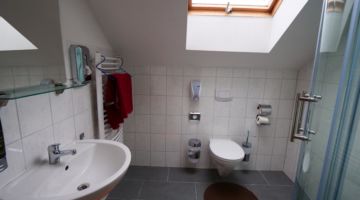 Badezimmer in der Pension Bei Christian in Massing