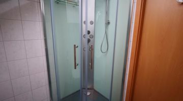 Dusche mit Massage in der Pension Bei Christian in Massing
