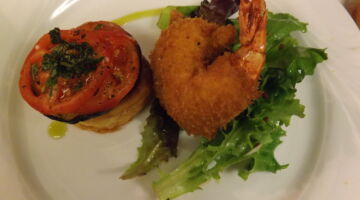 Speisen Fritierte Garnele mit Salat des Restaurants Bei Christian in Massing