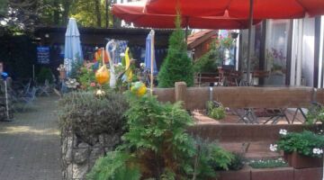 Restaurant Biergarten des Restaurants Bei Christian aus einer anderen Perspektive